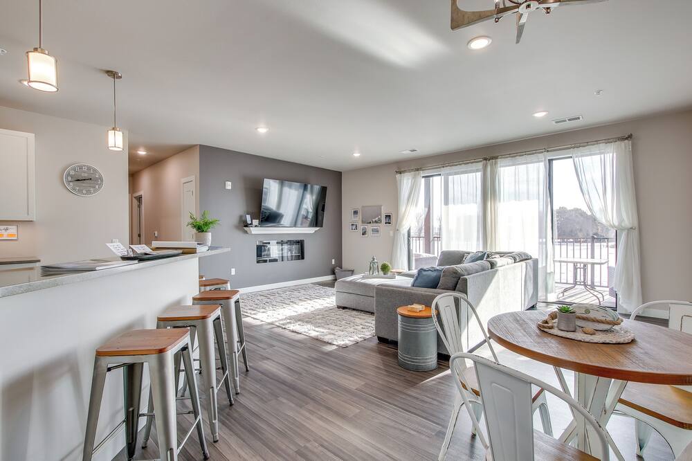 Modern South Pier Condo on Sheboygan River!