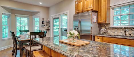 House (4 Bedrooms) | Interior