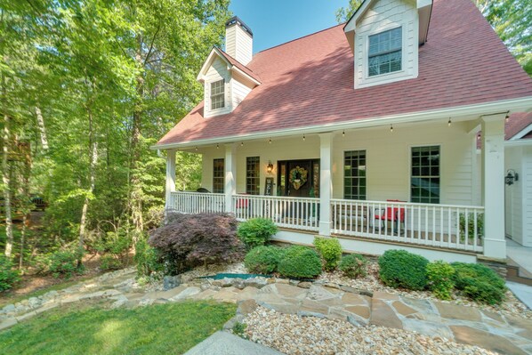 House (4 Bedrooms) | Interior - Helen Retreat w/ Hot Tub, 2 Mi to Downtown! (Helen)