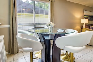 Interior - Soothing Savannah Townhome With Patio! (Savannah)