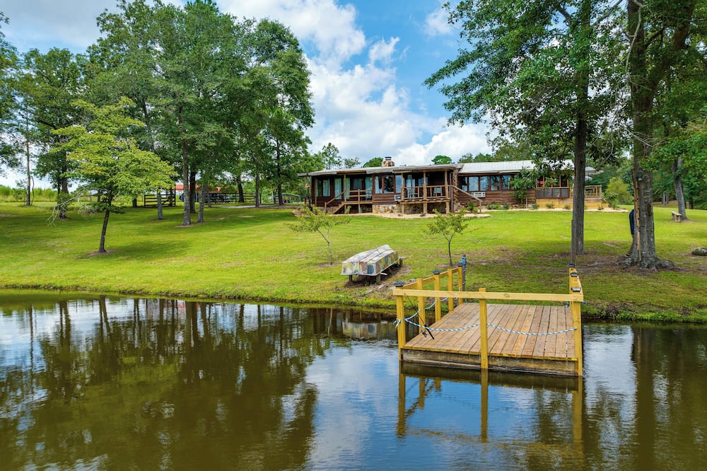 Buena Vista Cabin: Tranquil Haven Near Town Square - Macon County, GA