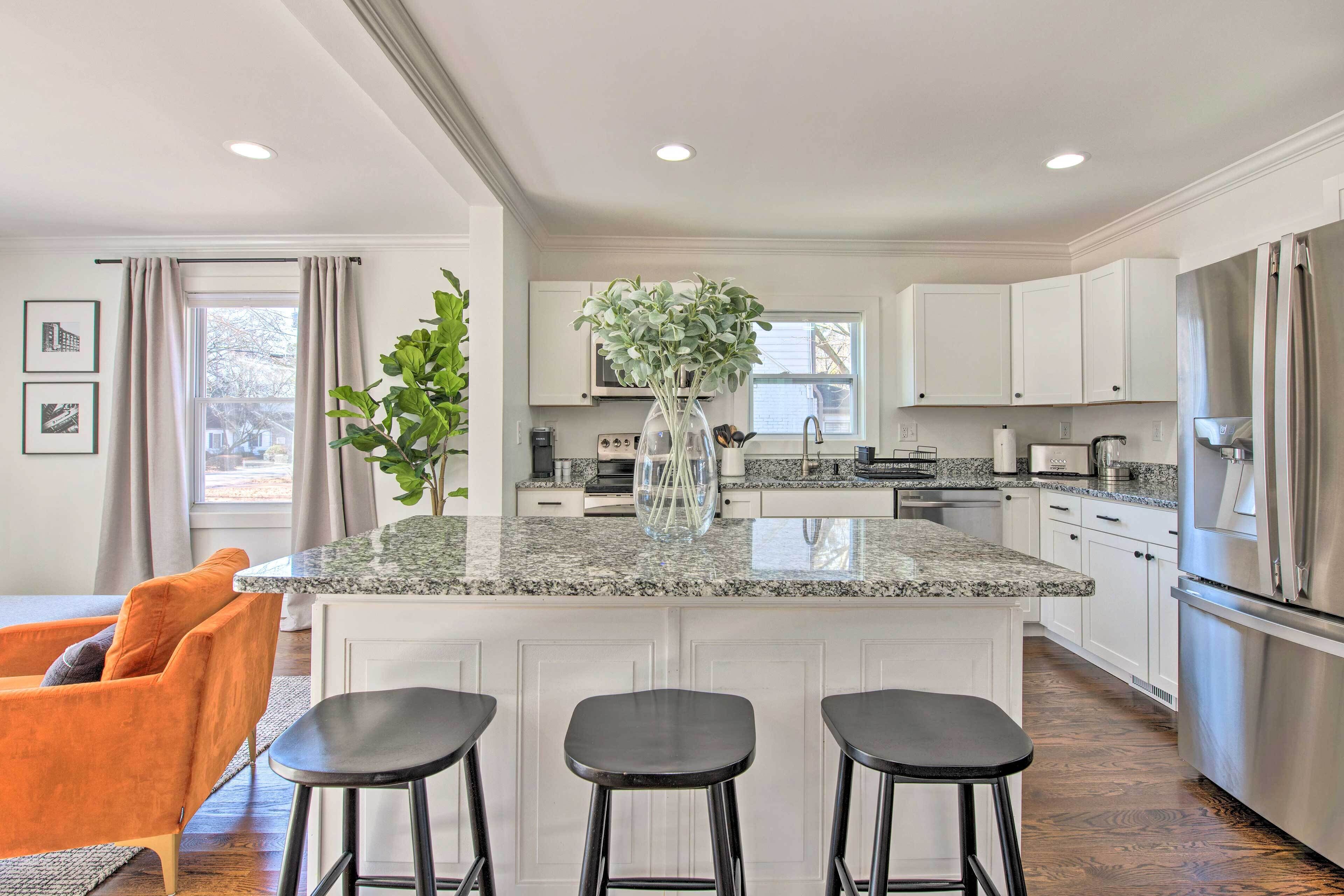 Nhà (4 Bedrooms) | Bếp riêng | Lò vi sóng, lò nướng, bếp nấu, máy rửa bát 