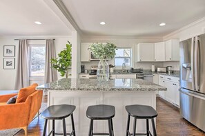 Hus (4 Bedrooms) | Eget kjøkken | Mikrobølgeovn, ovn, kokeplater og oppvaskmaskin