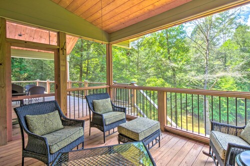 Cozy Riverside Dahlonega Home w/ Kayaks + Fire Pit