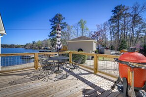 Outdoor dining - Georgia Vacation Rental on Jackson Lake w/ Dock (Jackson)