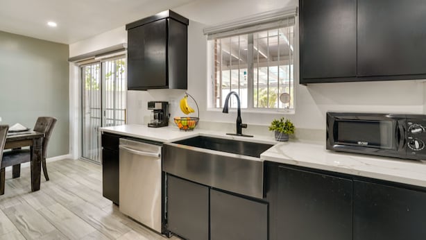 Nhà (3 Bedrooms) | Bếp riêng