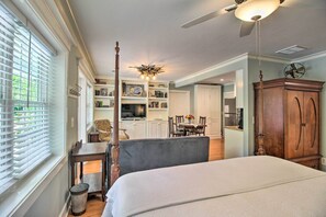 Apartment (0 Bedroom) | Interior - Elegant Savannah Hideaway w/ Private Garden (Savannah)
