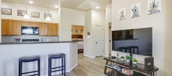 Tucson Condo Rental w/ Balcony + Mountain View!