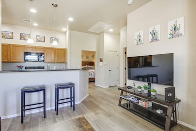 Tucson Condo Rental w/ Balcony + Mountain View!