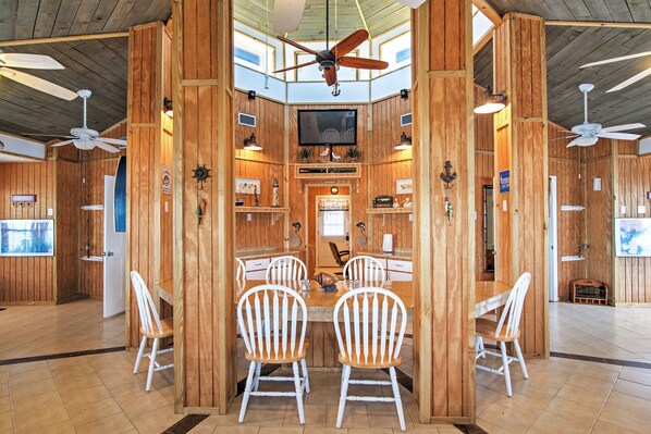 Cottage (1 Bedroom) | Interior - 'little Blue Crab' Quaint Slidell Home: Near Lakes (Slidell)