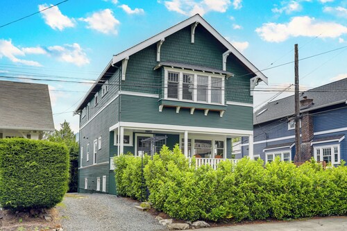 3 Mi to Dtwn Seattle: Queen Anne Apartment!