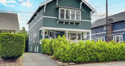 3 Mi to Dtwn Seattle: Queen Anne Apartment!