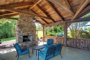 House (5 Bedrooms) | Interior - Beautiful Hiawassee Home w/ Mountain Views! (Hiawassee)