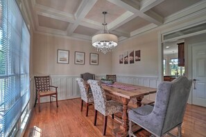 House (5 Bedrooms) | Interior