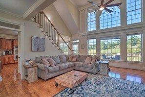 House (5 Bedrooms) | Interior