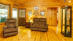 Interior - Hot Tub & Fire Pit: Cozy Cabin in Cherry Log! (Blue Ridge)