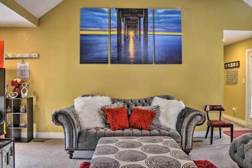 Bright Chesapeake Home Near Shopping & Dining