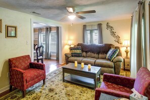 House (3 Bedrooms) | Interior - Waycross Vacation Rental w/ Private Backyard! (Waycross)