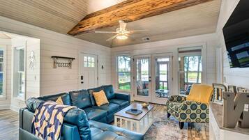 Cottage (2 Bedrooms) | Interior