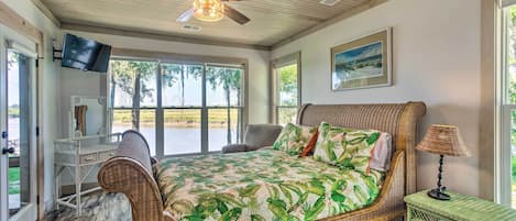 Cottage (2 Bedrooms) | Interior