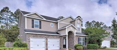 House (5 Bedrooms) | Front of property