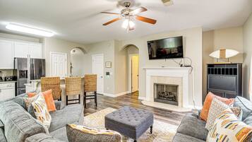 House (5 Bedrooms) | Interior