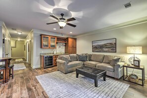 TV, fireplace, iPod dock, books