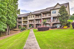 Exterior - Charming Lake Oconee Retreat - Steps to Lake! (Eatonton)