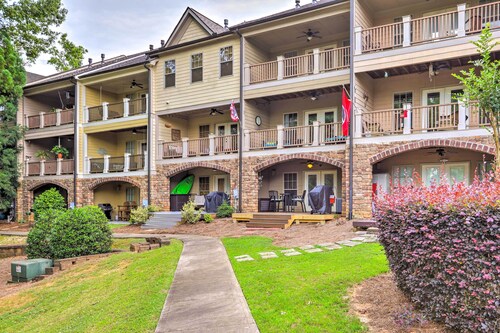 Charming Lake Oconee Retreat - Steps to Lake!