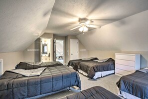 House (6 Bedrooms) | Interior - Lake Hartwell Home w/ Private Dock & Hot Tub! (Lavonia)