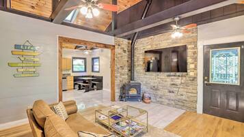 House (4 Bedrooms) | Interior