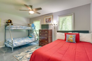 Interior - < 1 Mi to Lake Lanier: Gainesville Getaway! (Gainesville)