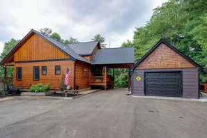 Interior - Spacious Blue Ridge Cabin w/ Private Hot Tub! (Blue Ridge)