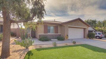 House (4 Bedrooms) | Interior