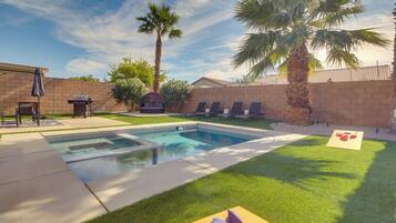 House (4 Bedrooms) | Front of property