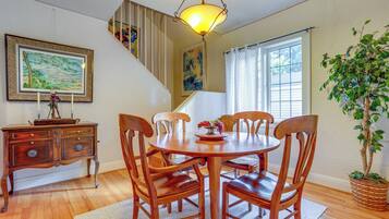 Cottage (2 Bedrooms) | Interior