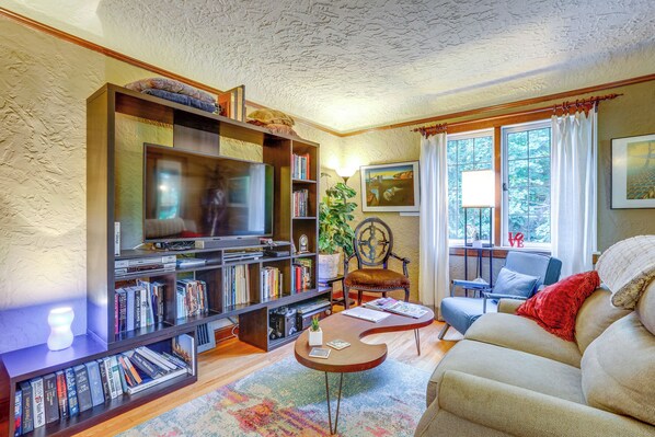 Cottage (2 Bedrooms) | Front of property