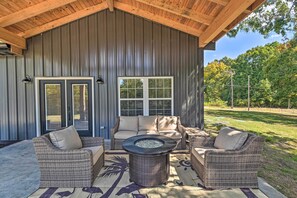 House (1 Bedroom) | Interior - Cozy Tennessee Country Retreat on 5 Acres! (Pegram)