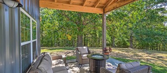 Cozy Tennessee Country Retreat on 5 Acres!