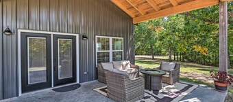 Cozy Tennessee Country Retreat on 5 Acres!