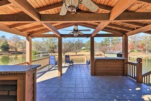 Cottage (4 Bedrooms) | Interior - Lakefront Macon Getaway w/ Stunning Boathouse (Macon)