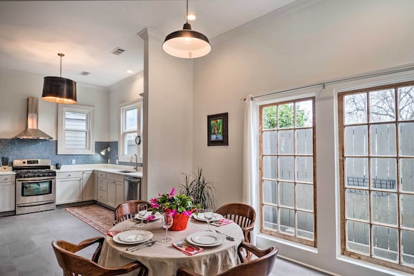House (2 Bedrooms) | Interior