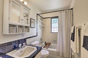 Hus (3 Bedrooms) | Bad | Dusj