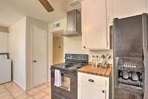 House (3 Bedrooms) | Interior - Pet-friendly Home, 4 Miles to U of A Campus (Tucson)