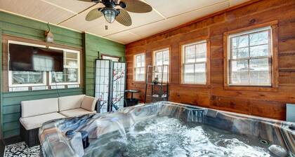 Cleveland Cabin w/ Private Hot Tub ~ 7 Mi to Helen