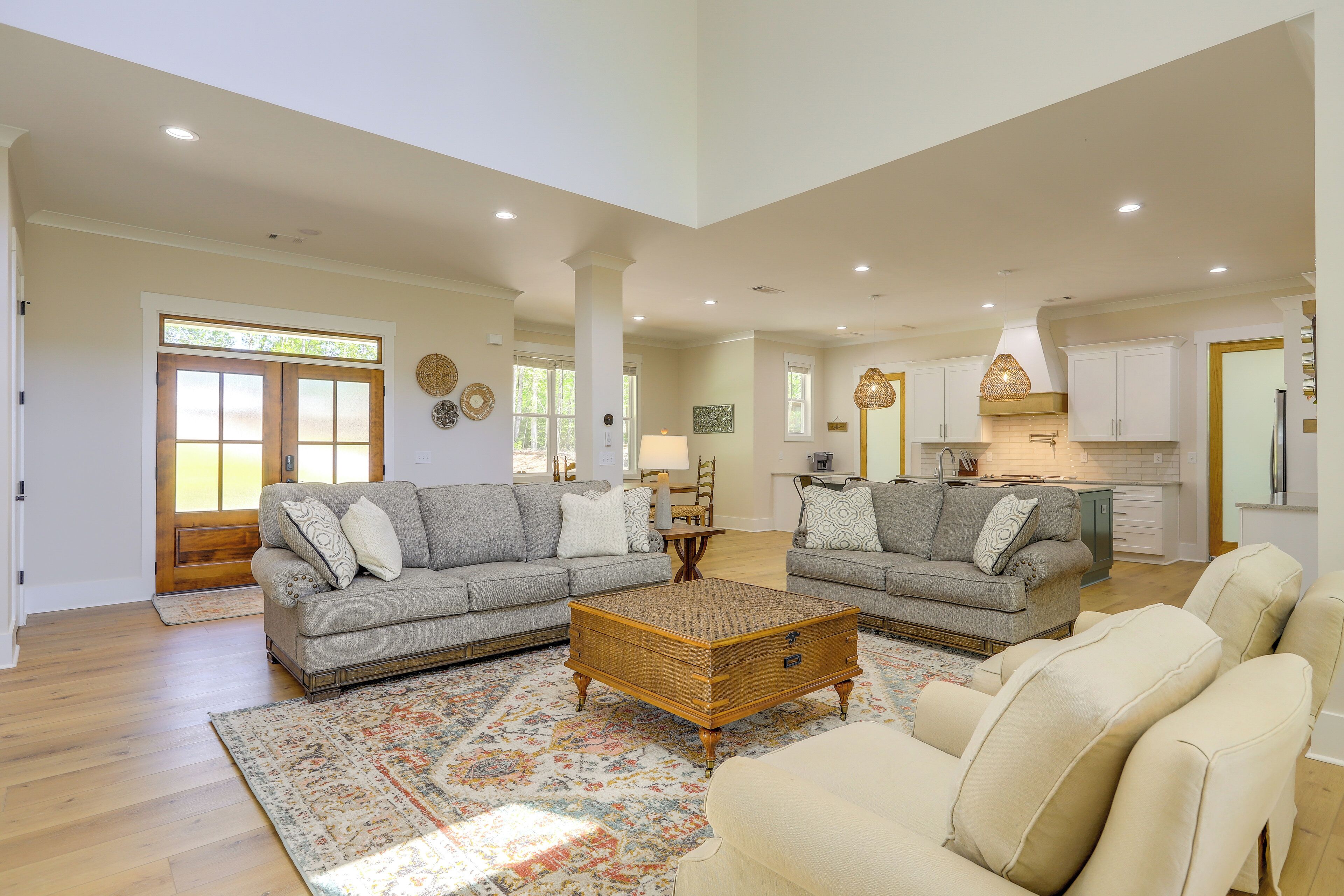 House (5 Bedrooms) | Interior