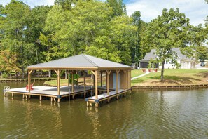 House (5 Bedrooms) | Interior