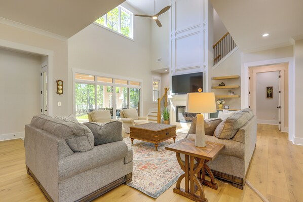 House (5 Bedrooms) | Interior - Spacious Lake Sinclair Vacation Rental w/ Dock! (Milledgeville)