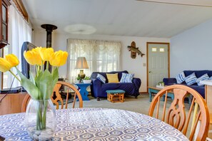 Living area - Hague Vacation Rental ~ 2 Mi to Lake George! (Hague)