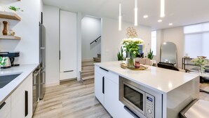 Unclassified image, 5 of 29, button - Luxury Seattle Home w/ Rooftop Deck + Fire Pit! (Seattle)
